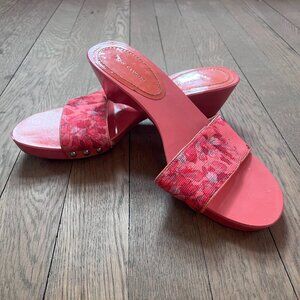 Ann Taylor Sandals in Pink Coral and Floral Size 8